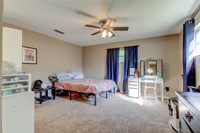 Building Photo - 6515 Orchard Dr N