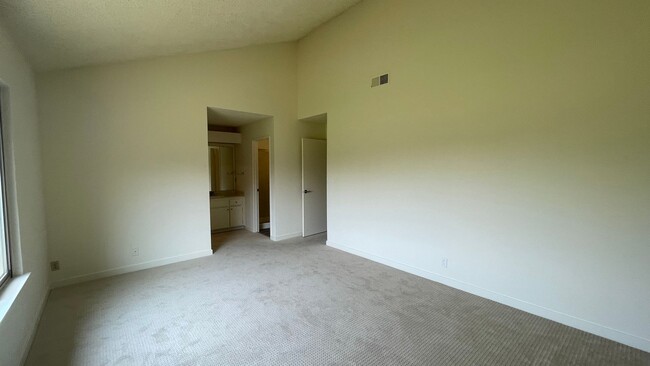 Building Photo - 3424 Solomon Ln