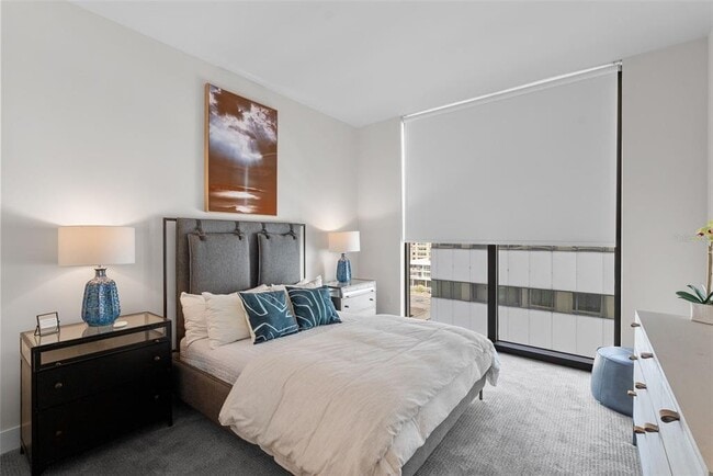 Building Photo - 301 1st St S