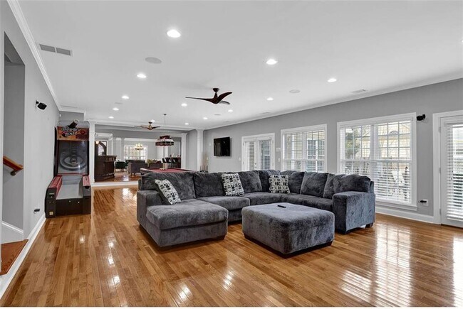 Building Photo - 110 Stanley Oaks Pl