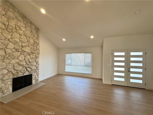 Building Photo - 9872 Kings Canyon Dr