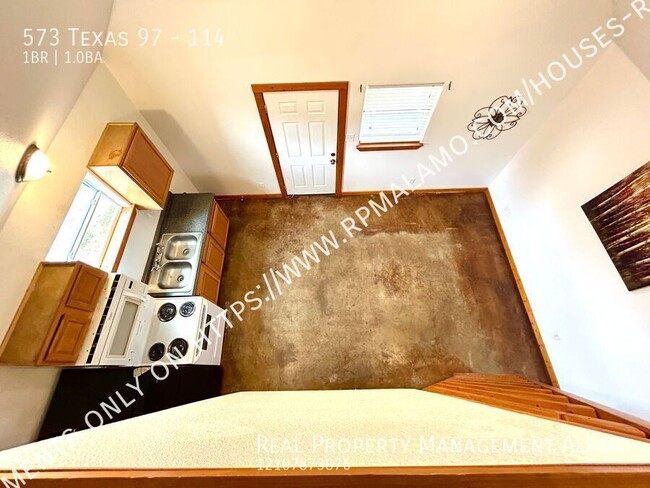 Building Photo - AVAILABLE NOW! 1 Bedroom / 1 Bath Lodge w/...