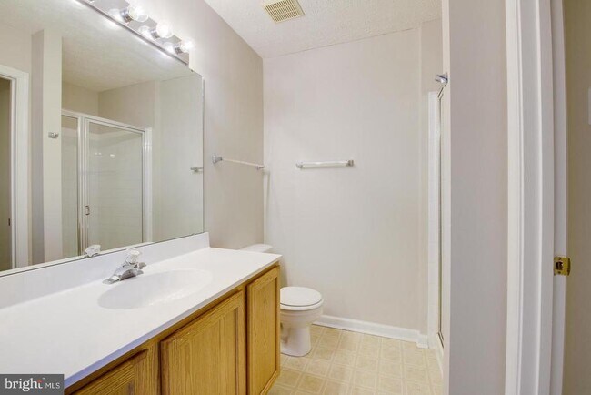 Building Photo - 9307 Vanguard Ct