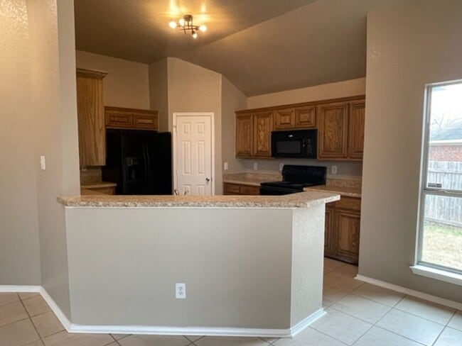 Building Photo - Beautiful One Story Home on a cul-de-sac near Lackland AFB