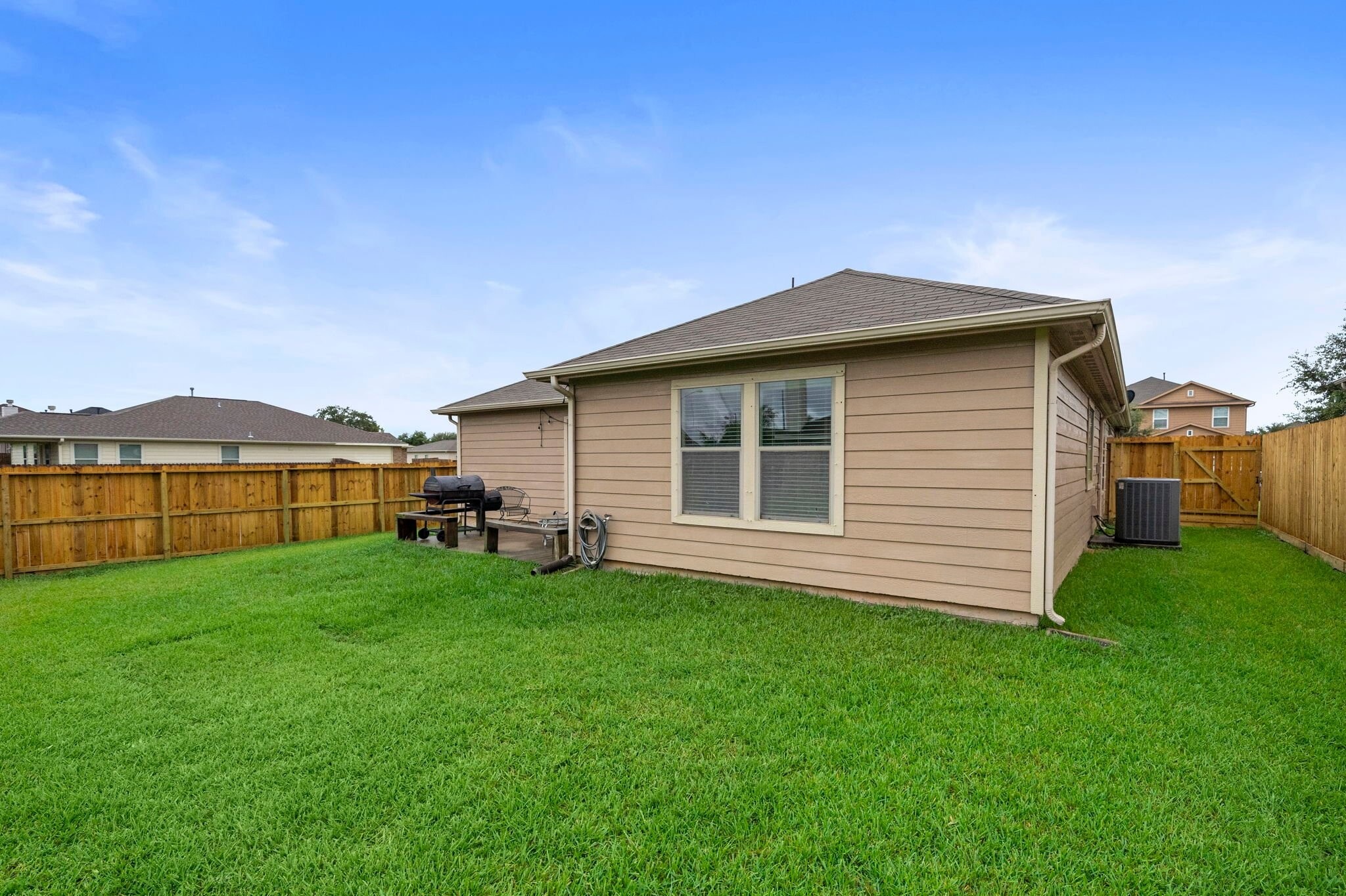 Building Photo - 114 Mustang Stampede Dr