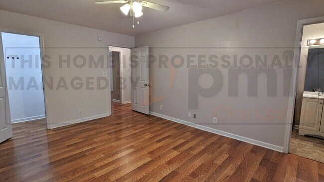 Building Photo - 1042 Waterford Cir