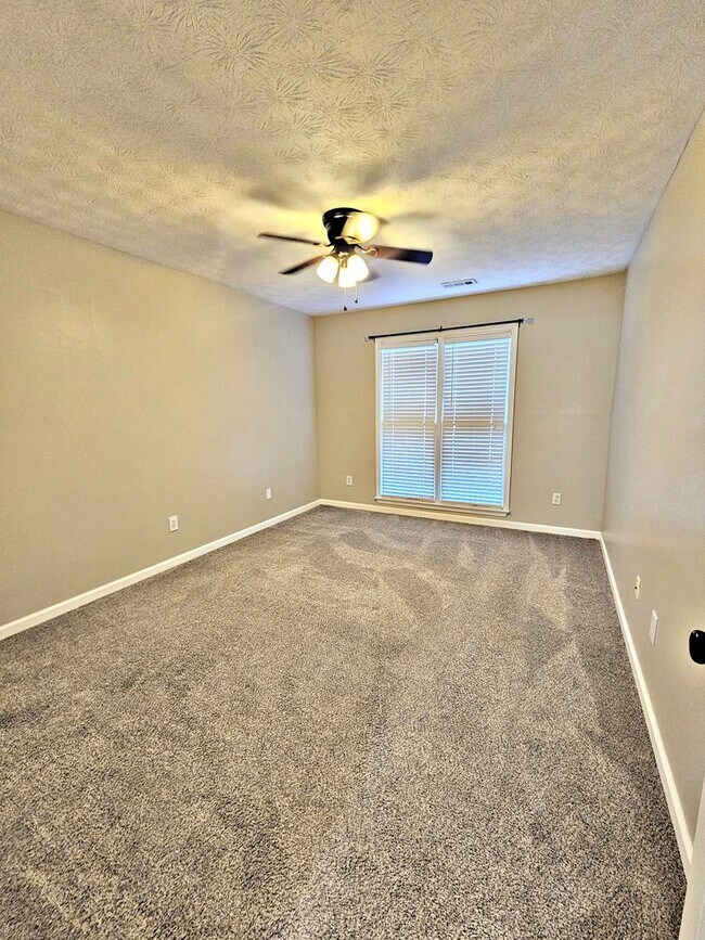 Building Photo - 2402 Harpeth Pl SW