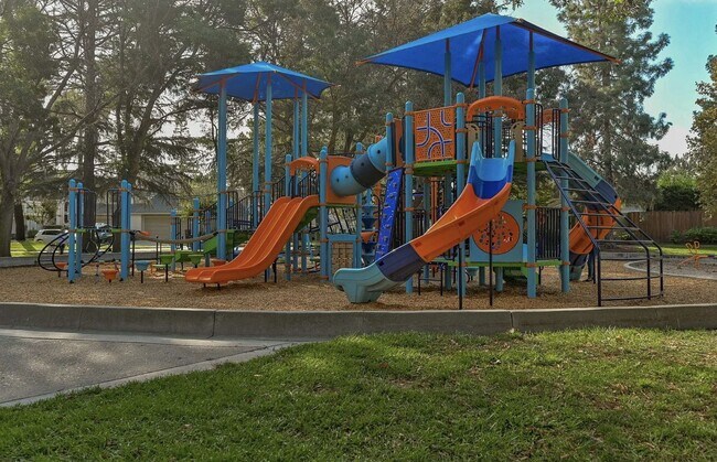 Building Photo - Cozy 3BD/2.5BA Single-Family Home Minutes from Downtown Pleasanton