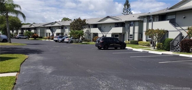 Building Photo - 8227 SE Croft Cir