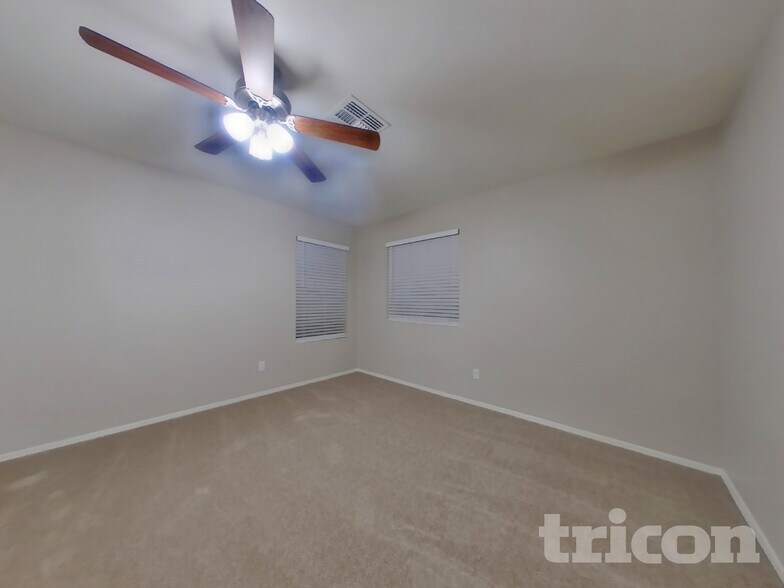 Building Photo - 15923 N 169th Dr