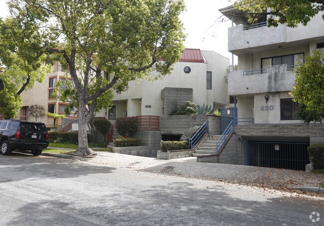 Building Photo - 416-418 Milford St