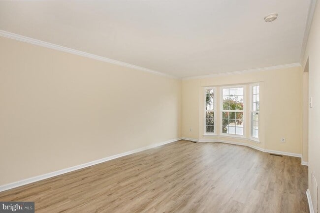 Building Photo - 1838 Oxford Square