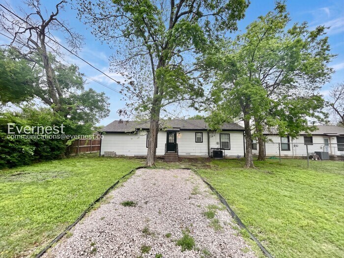 Building Photo - 10425 Ferguson Rd