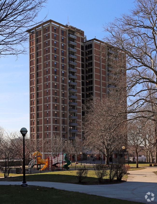 Building Photo - Westpark Apartments