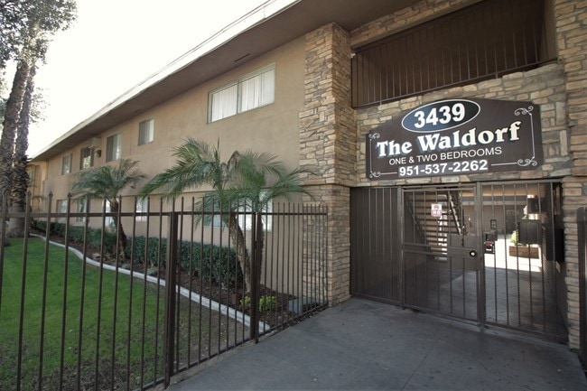 Building Photo - Waldorf Apartments
