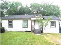 Building Photo - 221 18th Ave N