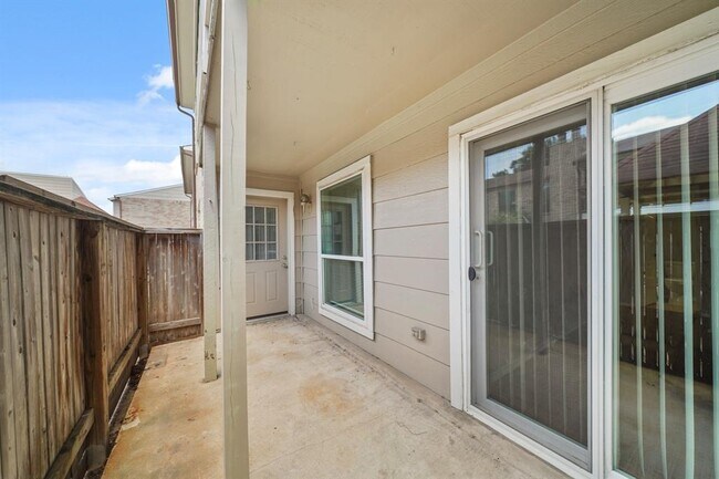Building Photo - 2110 Wilcrest Dr