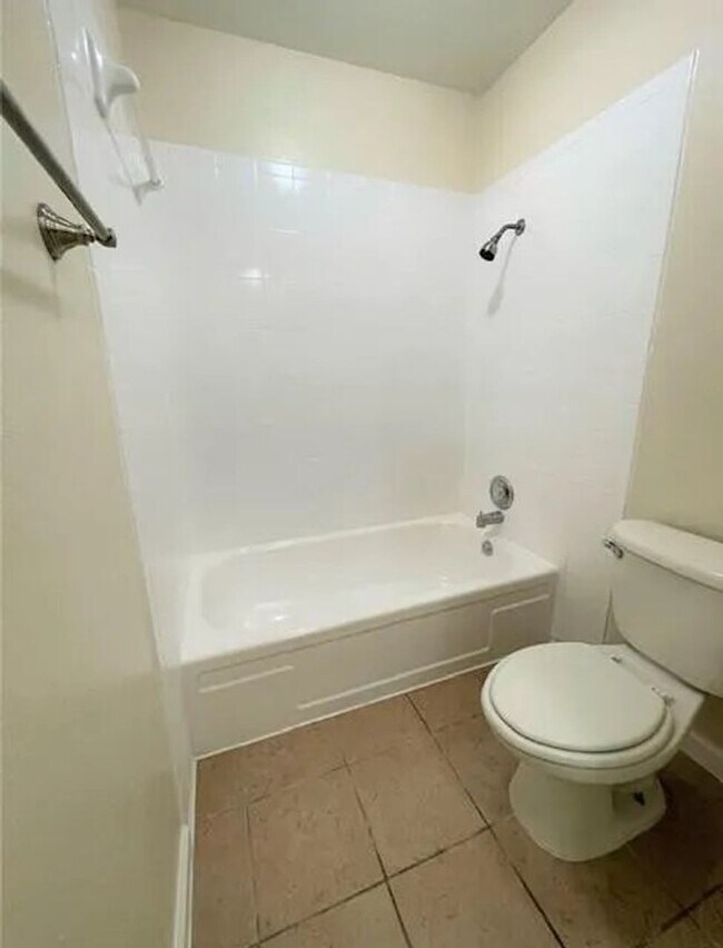 Building Photo - Stylish, Updated, Three Bedroom Home in the heart of Euless