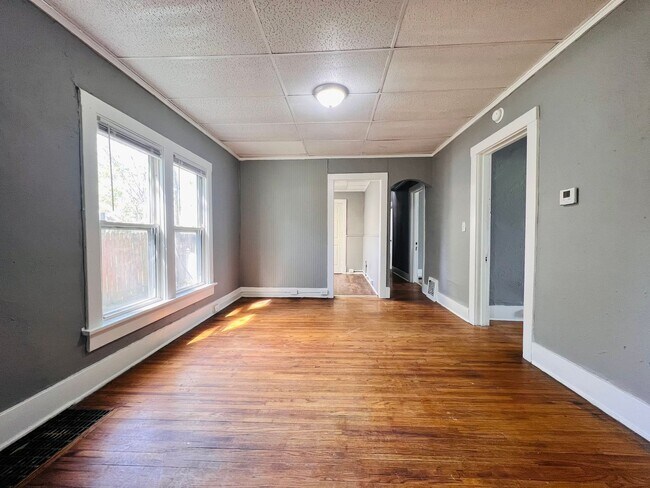 Building Photo - 3915 Willys Pkwy