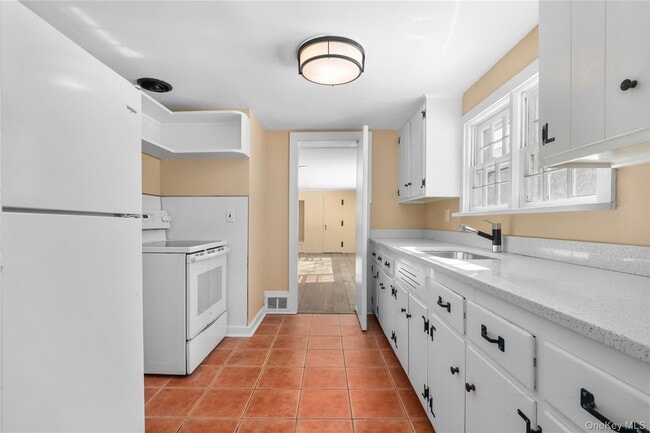 Building Photo - 100 Upper Shad Rd