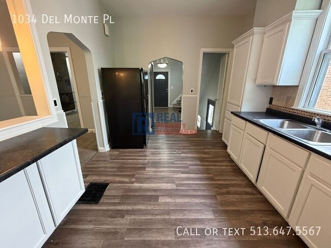 Building Photo - 1034 Del Monte Pl