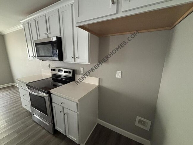 Building Photo - 55 Buena Vis Dr