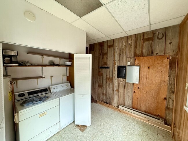 Building Photo - 2 Bed 1 Bath with a 2 Room Loft - Section ...