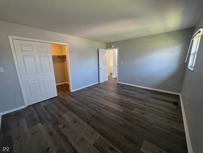 Building Photo - 6262 Eastridge Dr