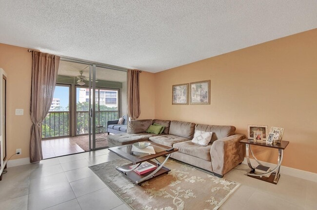 Building Photo - 14527 Bonaire Dr