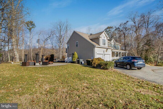 Building Photo - 7420 Mayflower Ct