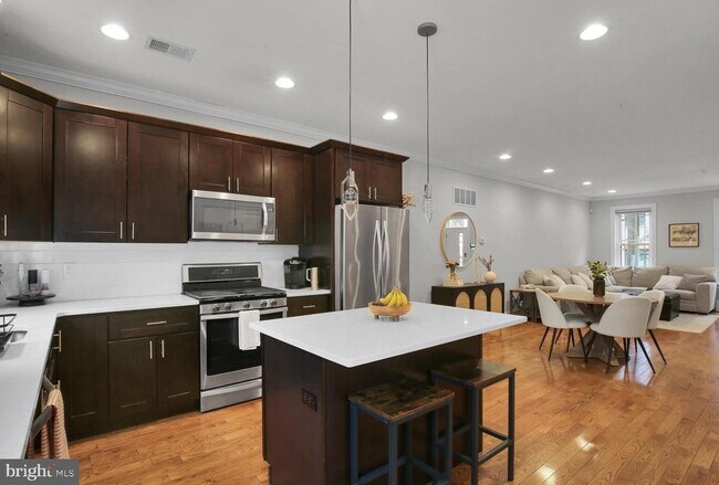 Building Photo - 1715 N Howard St