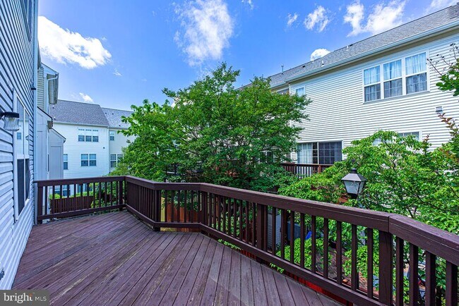 Building Photo - 107 Colville Dr