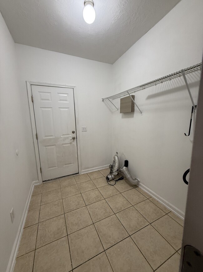 Building Photo - 4304 E Barcelona Way