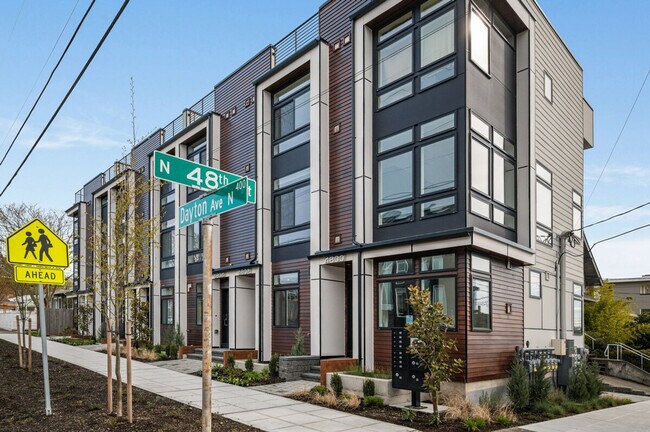 Building Photo - 4613 Dayton Ave N