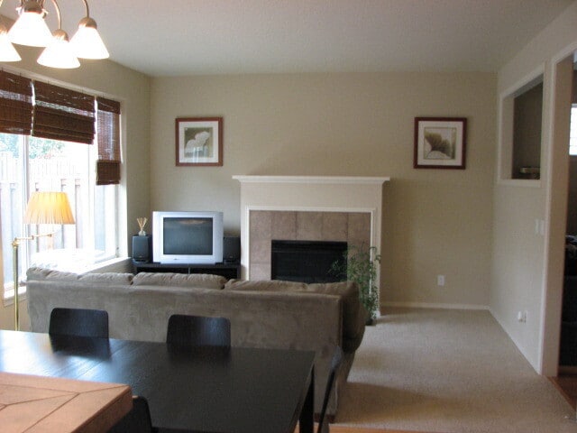Building Photo - Arbor Roses Single Family Home with A/C