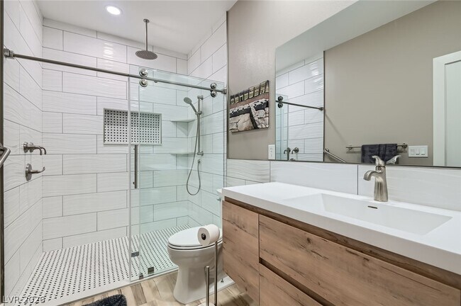 Building Photo - 7074 Pinebrook Ct