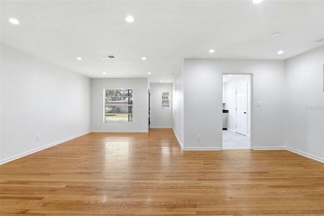 Building Photo - 1913 Baldwin Dr