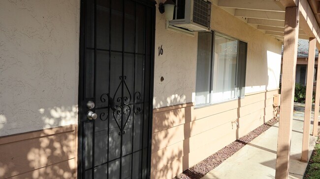 Building Photo - 1 bedroom 1 bath single level apartment in El Cajon City