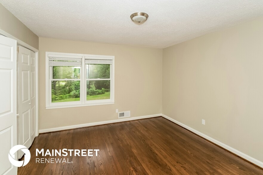 Building Photo - 204 14th Ct NW