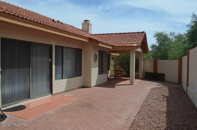Building Photo - 5461 N Waterfield Dr