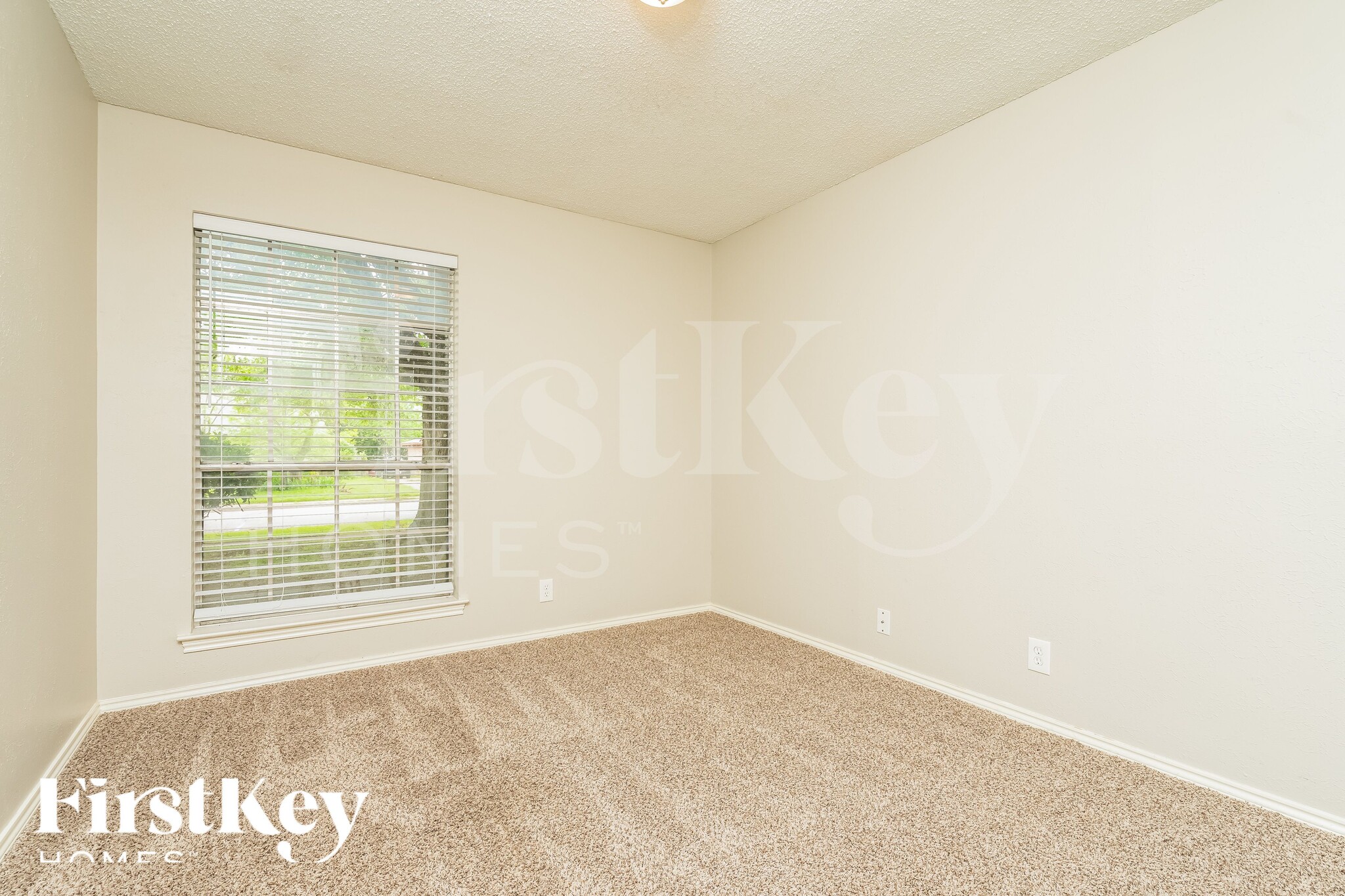 Building Photo - 635 Truman Ct