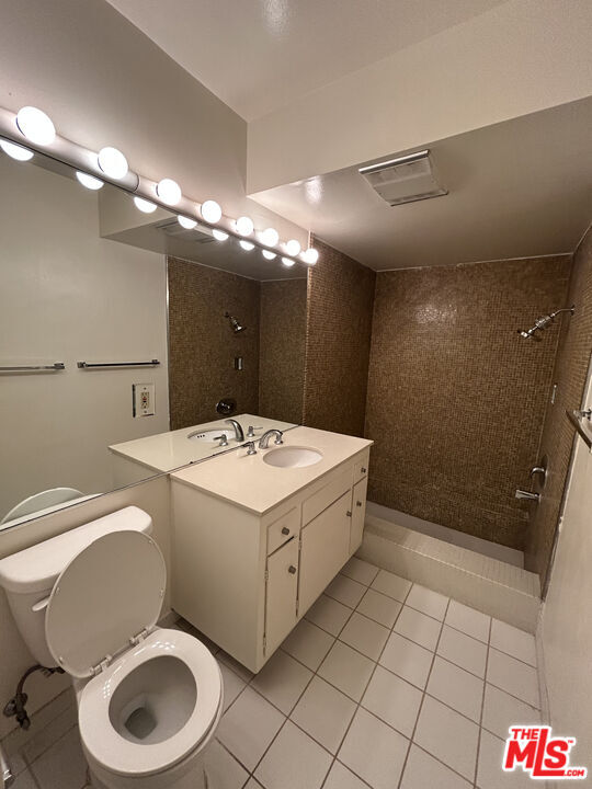 Building Photo - 833 Moraga Dr