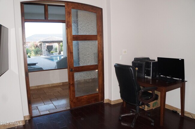 Building Photo - 2840 E Jade Pl