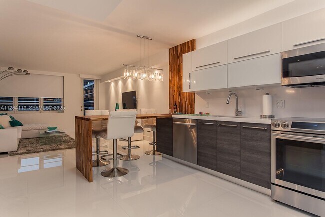 Building Photo - 100 Lincoln Rd