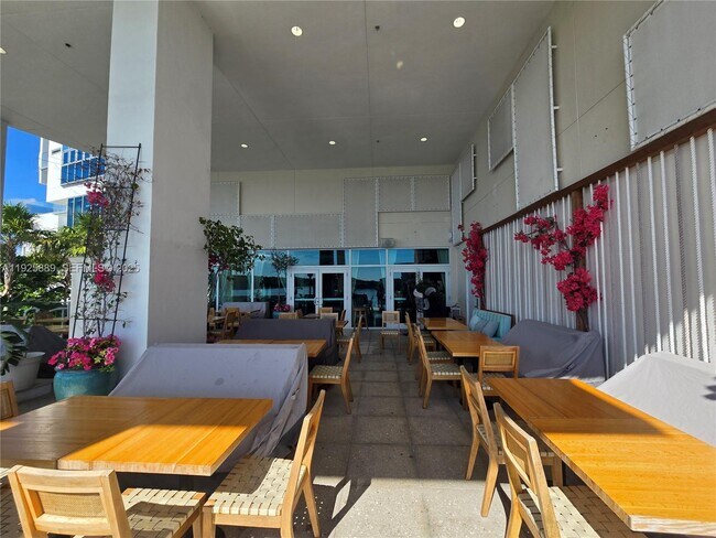 Building Photo - 400 Sunny Isles Blvd