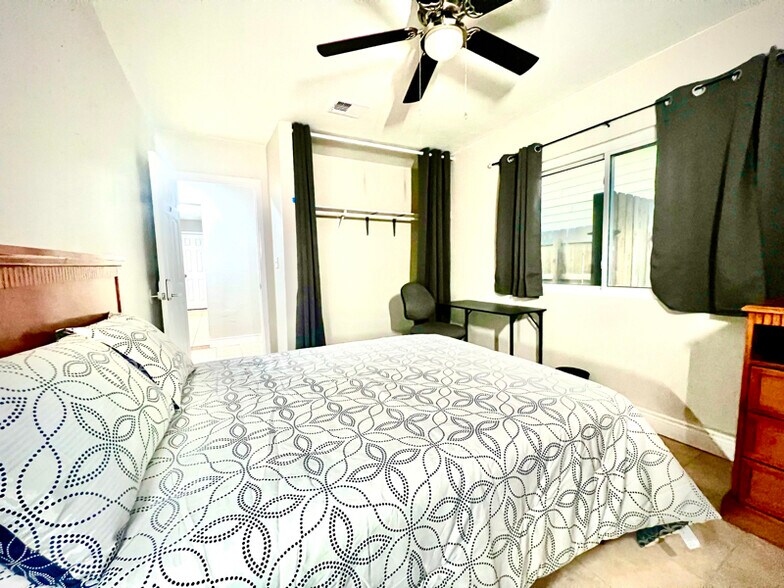 Building Photo - 12755 Thomas Sumter St