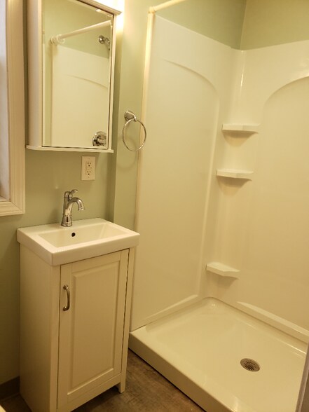 Building Photo - 122 N 3rd Ave