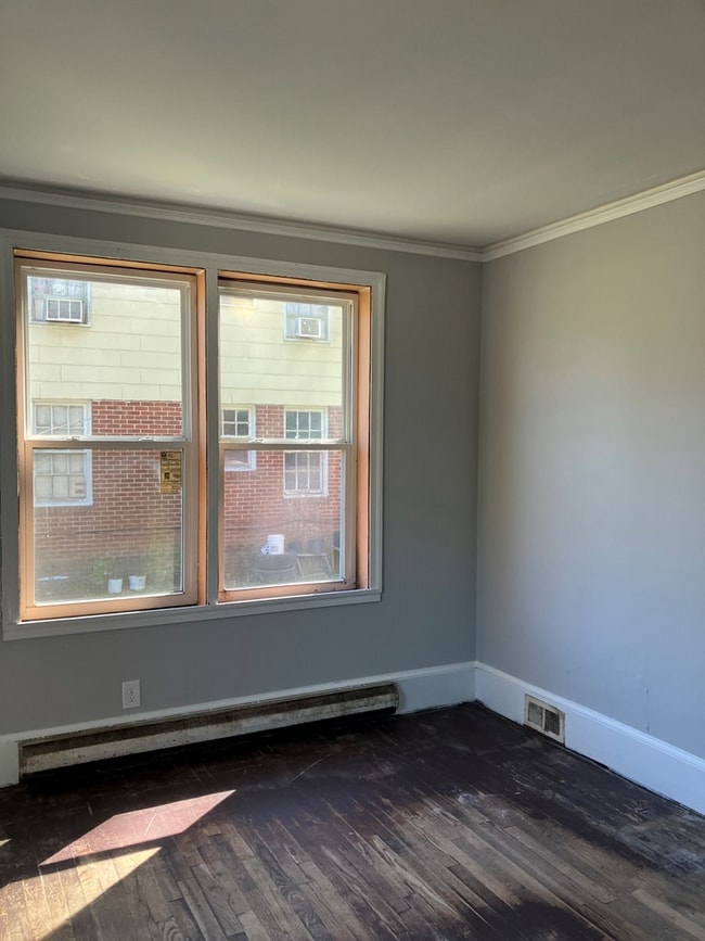Building Photo - 304 Loring Dr