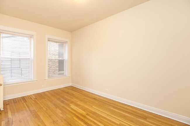 Building Photo - 4607 N Ashland Ave