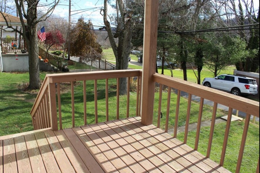 Building Photo - 6 S Main St